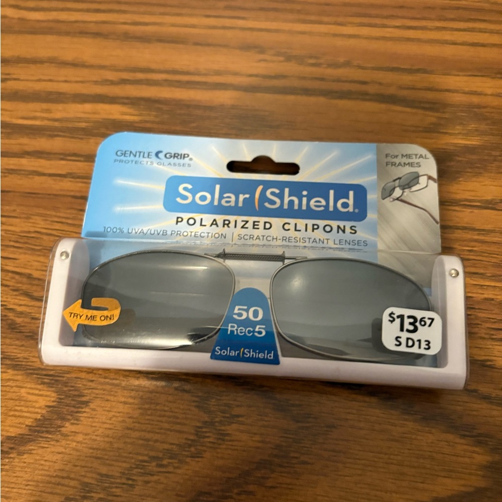 Solar Shield Polarized Clip On Sunglasses Two Pair Eyewear Black Oval Summer - Picture 9 of 10